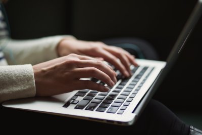 5 hulpmiddelen die je nodig hebt om vandaag nog een winstgevende blog te beginnen
